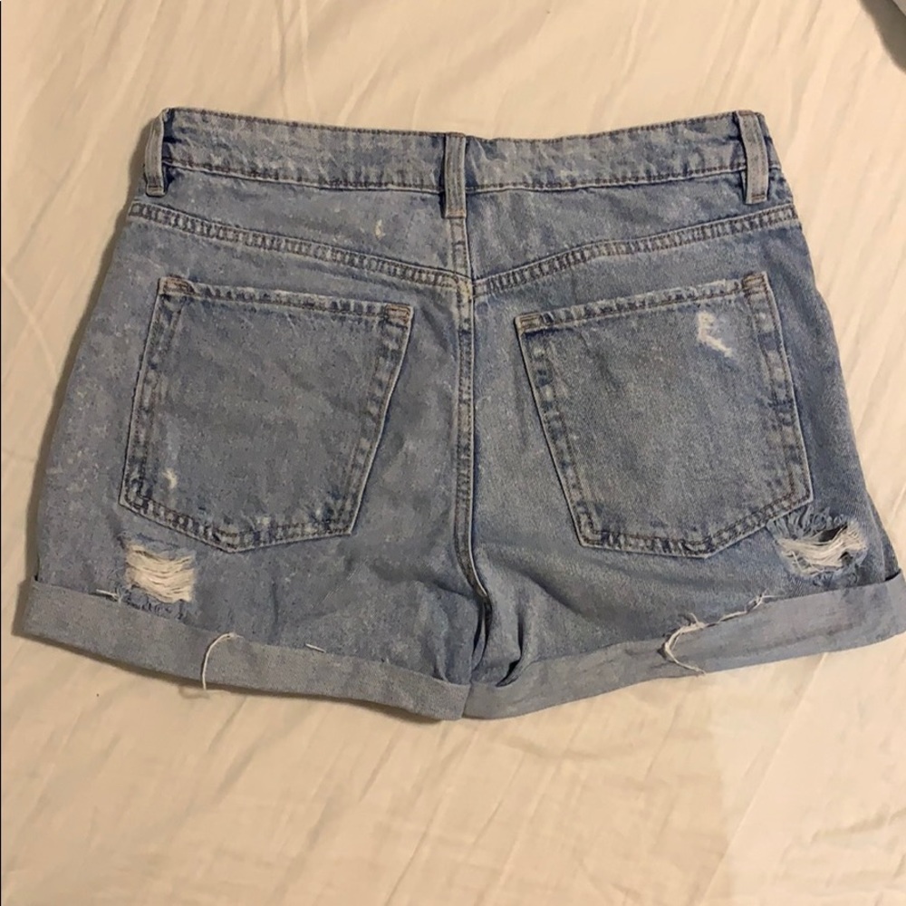H&M High Rise Distressed Shorts - Picture 2 of 3